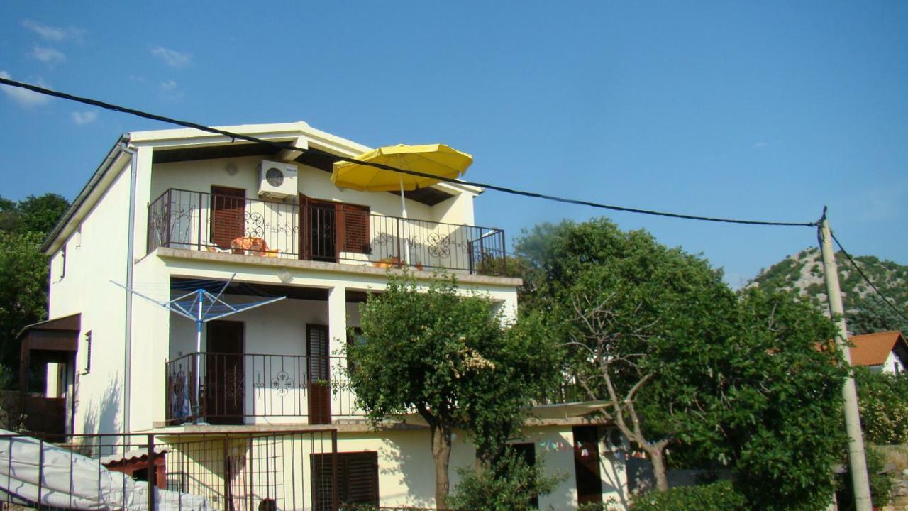 Apartments Zuanovic Karlobag Exterior photo